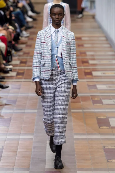 Look 46